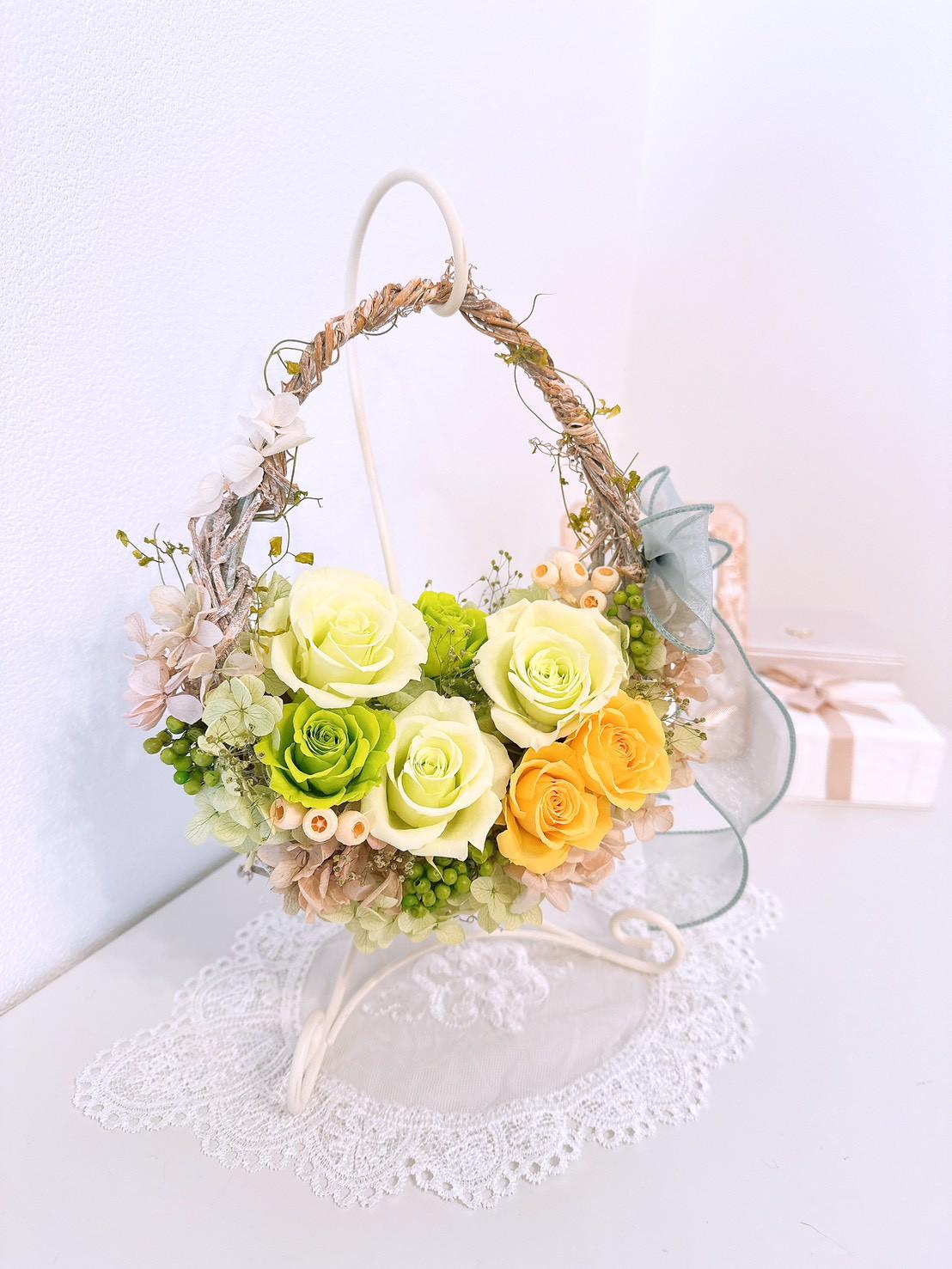 フレッシュグリーンのエッグバスケット リース イエロー 緑 黄色 母の日2026  結婚 記念日 新築 出産 長寿 祝い | 4枚目